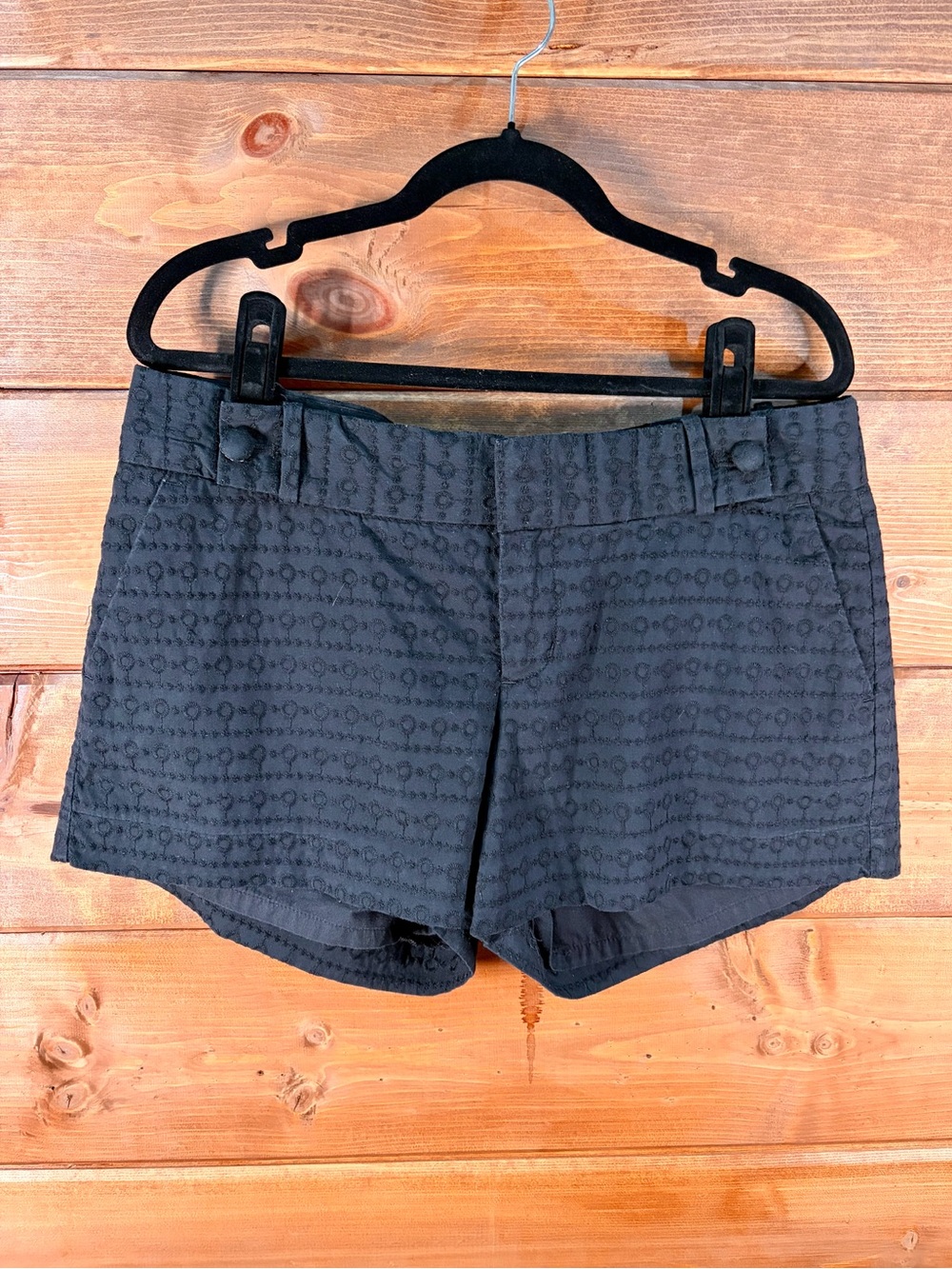 Banana Republic Black High-Waist Embroidered Textured Shorts Size 8 🖤